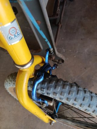 Bicicleta BMX Akimoto Amarilla