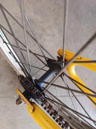 Bicicleta BMX Akimoto Amarilla