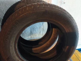 2 Ruedas Michelin 175/65 R14