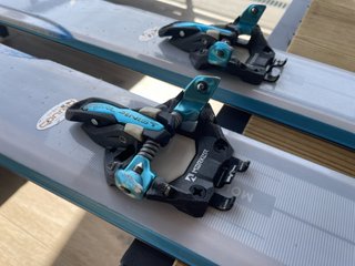 Esquís Salomon MTN Explore 95 184cm