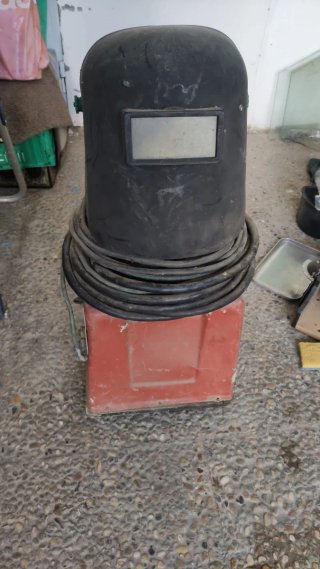 Máquina de soldar con careta