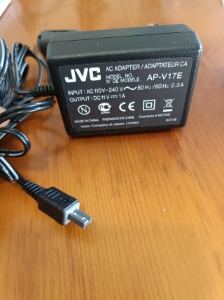 Videocámara JVC Everio HD 30GB Roja