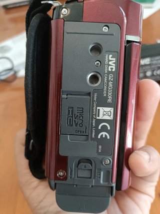 Videocámara JVC Everio HD 30GB Roja