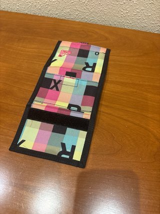 Cartera Roxy en buen estado.