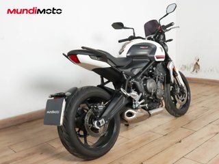 TRIUMPH TRIDENT 660