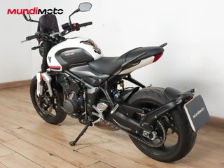 TRIUMPH TRIDENT 660