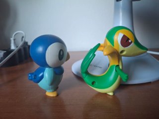 Figuras Pokemon Piplup y Snivy