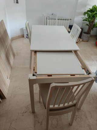 Mesa y 4 Sillas Comedor Ikea