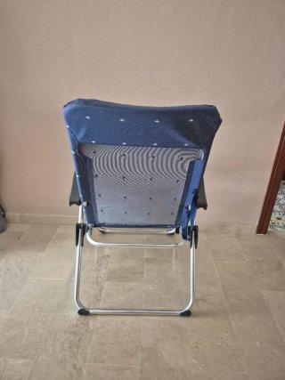 Silla plegable playa azul y plateada