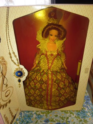 Barbie Regina Elisabettiana