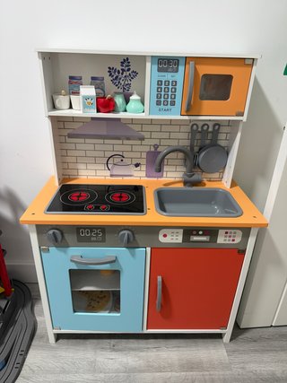 Cocina infantil de madera