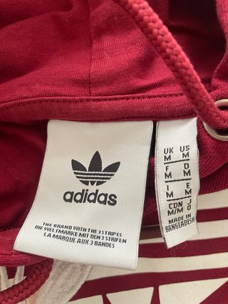 Sudadera Adidas con capucha y logo floral