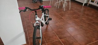 Bicicleta infantil BTWIN blanca