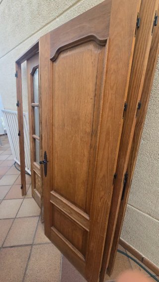 Puertas de madera (varias con cristal)