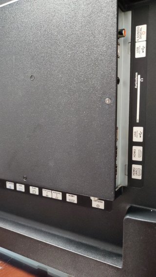 Televisión 50" TD SYSTEMS SMART TV con defecto