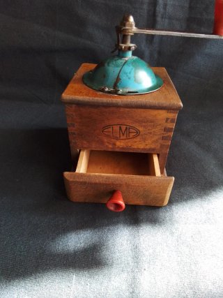 Molinillo de café antiguo Elma