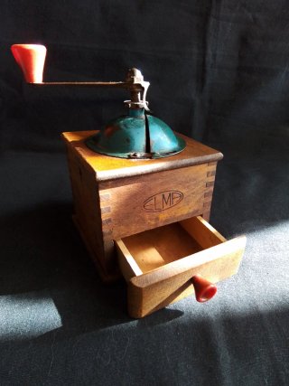 Molinillo de café antiguo Elma