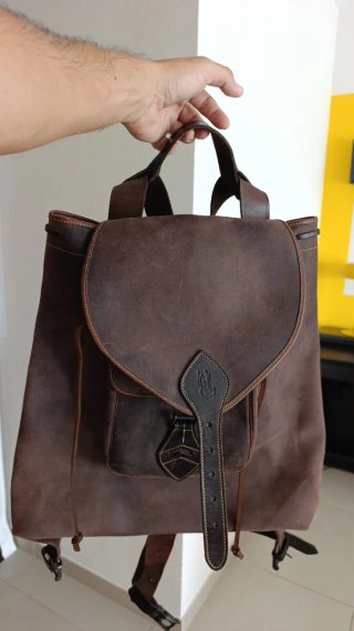 Mochila de piel marrón