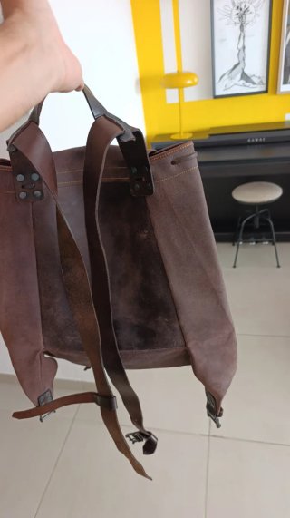 Mochila de piel marrón