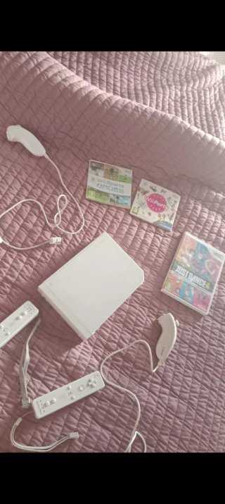 Nintendo Wii Blanca con Juegos y Mandos