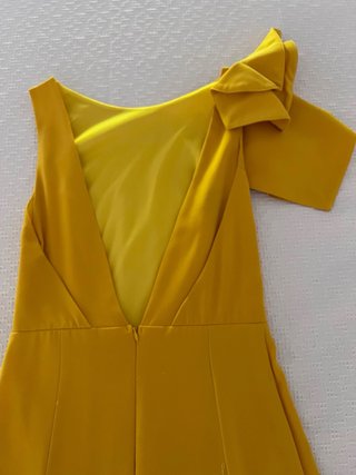 Vestido fiesta amarillo talla XS con cinturón