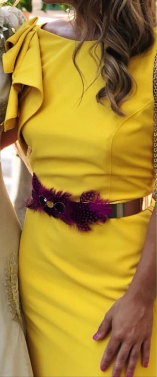 Vestido fiesta amarillo talla XS con cinturón