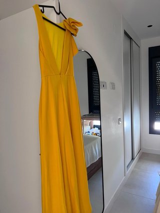 Vestido fiesta amarillo talla XS con cinturón