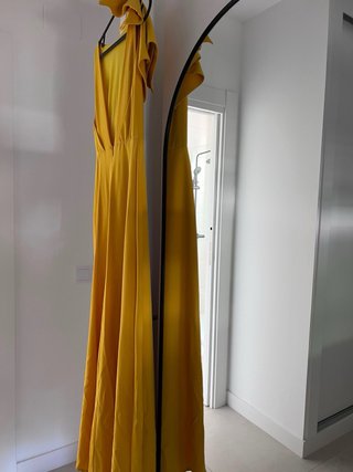 Vestido fiesta amarillo talla XS con cinturón