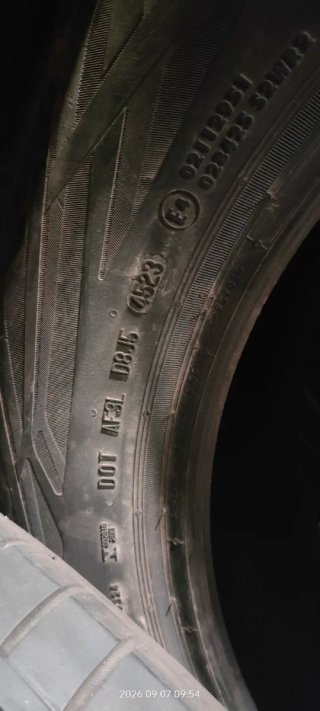 Continental 235/55 R18 100W Neumático