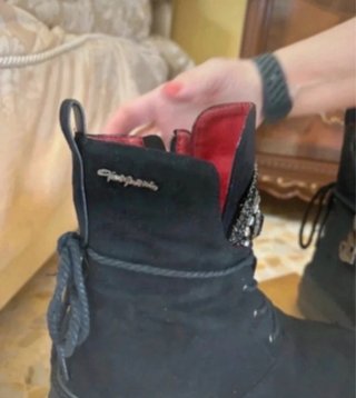 Stivaletti neri donna con dettagli