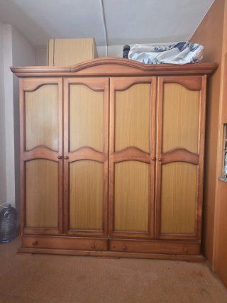 Armario de madera 4 puertas