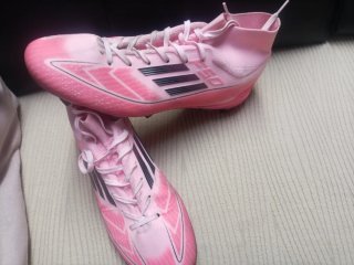 Zapatillas tacos fútbol rosas
