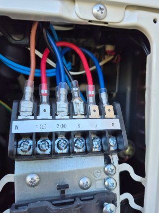 Servicios electricista y frigorista.