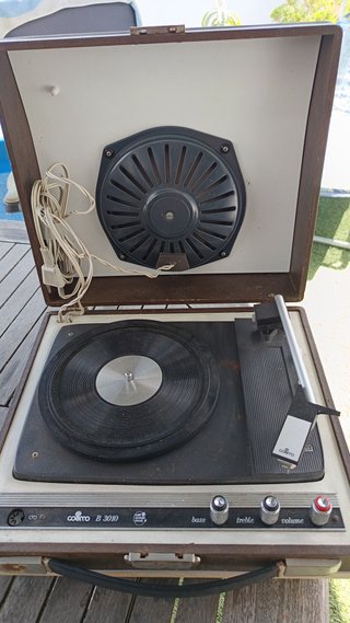 Tocadiscos Vintage Cosmo B 3010