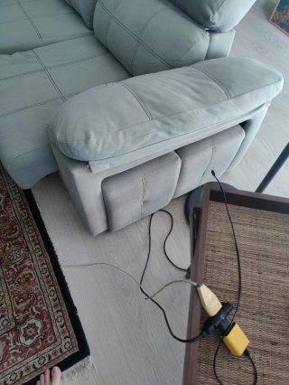 Sofá chaiselongue tela beige/gris/azulado.