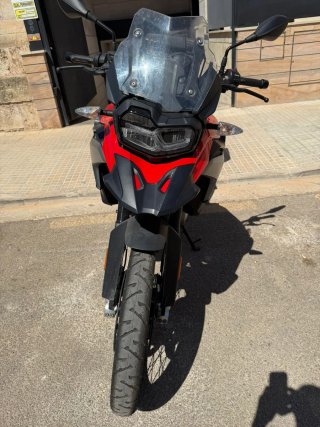 BMW roja