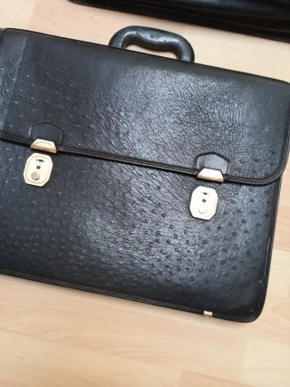 Maletín de piel negro caballero