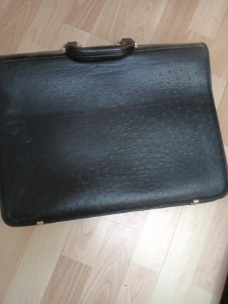 Maletín de piel negro caballero
