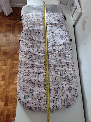 Saco para sillita de bebé gris y rosa