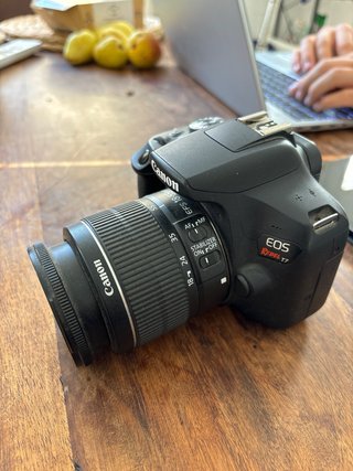 Canon EOS 700D + Objetivo 18-55mm