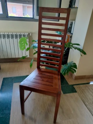 Sillas coloniales de madera