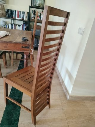 Sillas coloniales de madera