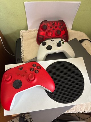 Xbox Series S 512GB + 3 Mandos