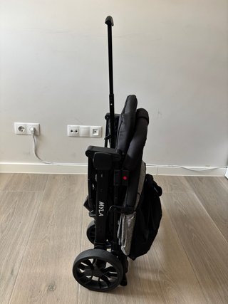 Silla de paseo negra MYLA