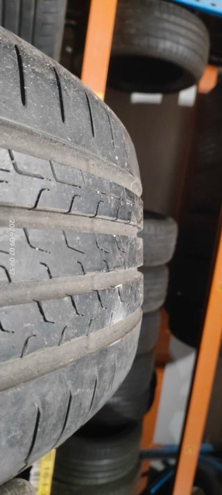 Continental 215/50 R18 98V Neumático