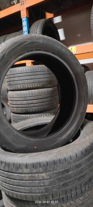 Continental 215/50 R18 98V Neumático