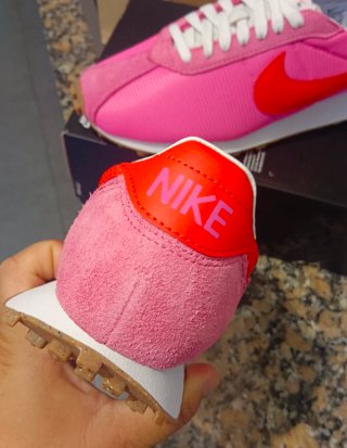 Zapatillas Nike Rosas y Rojas