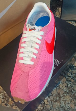Zapatillas Nike Rosas y Rojas