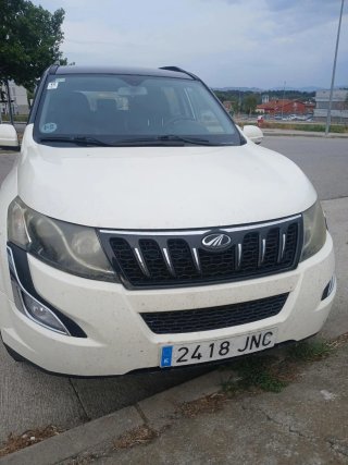 Mahindra XUV 500 2015