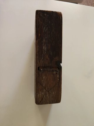 Cepillo carpintero antiguo de madera